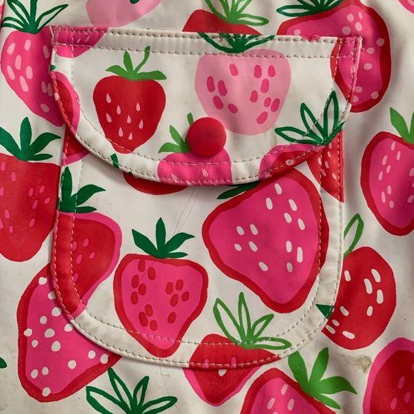 Hatley Girls’ 2 Strawberry Print Hooded Raincoat w/Pockets and Snap Front - Picture 5 of 5